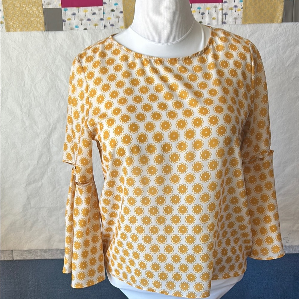 Avery Grey Chic Yellow Patterned Blouse - image 1